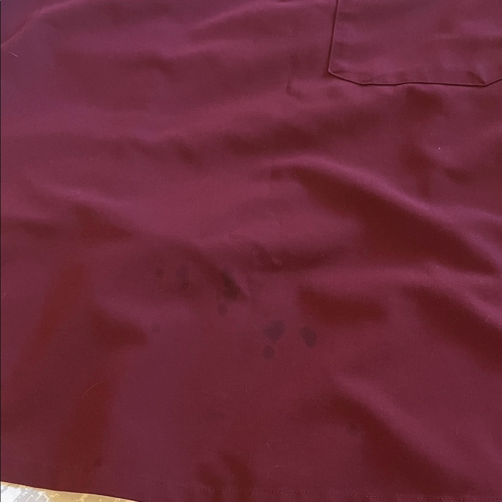 Figs Burgundy V-Neck Scrub Top & Bottoms Size Small - Picture 4 of 7